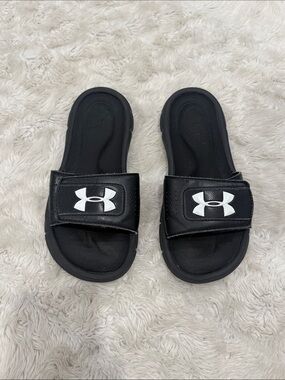 Under Armour Kids Black Slide Sandals with White Logo Accent Size 4 Youth